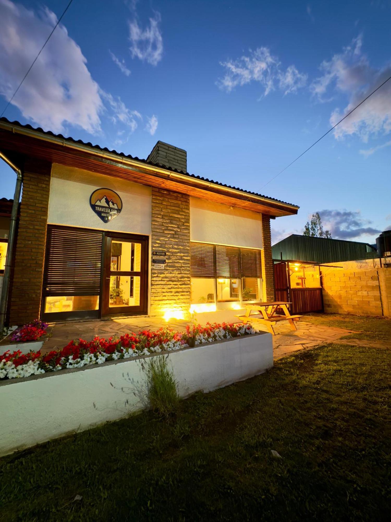 Travesia Sur Hostel El Bolson Exterior photo